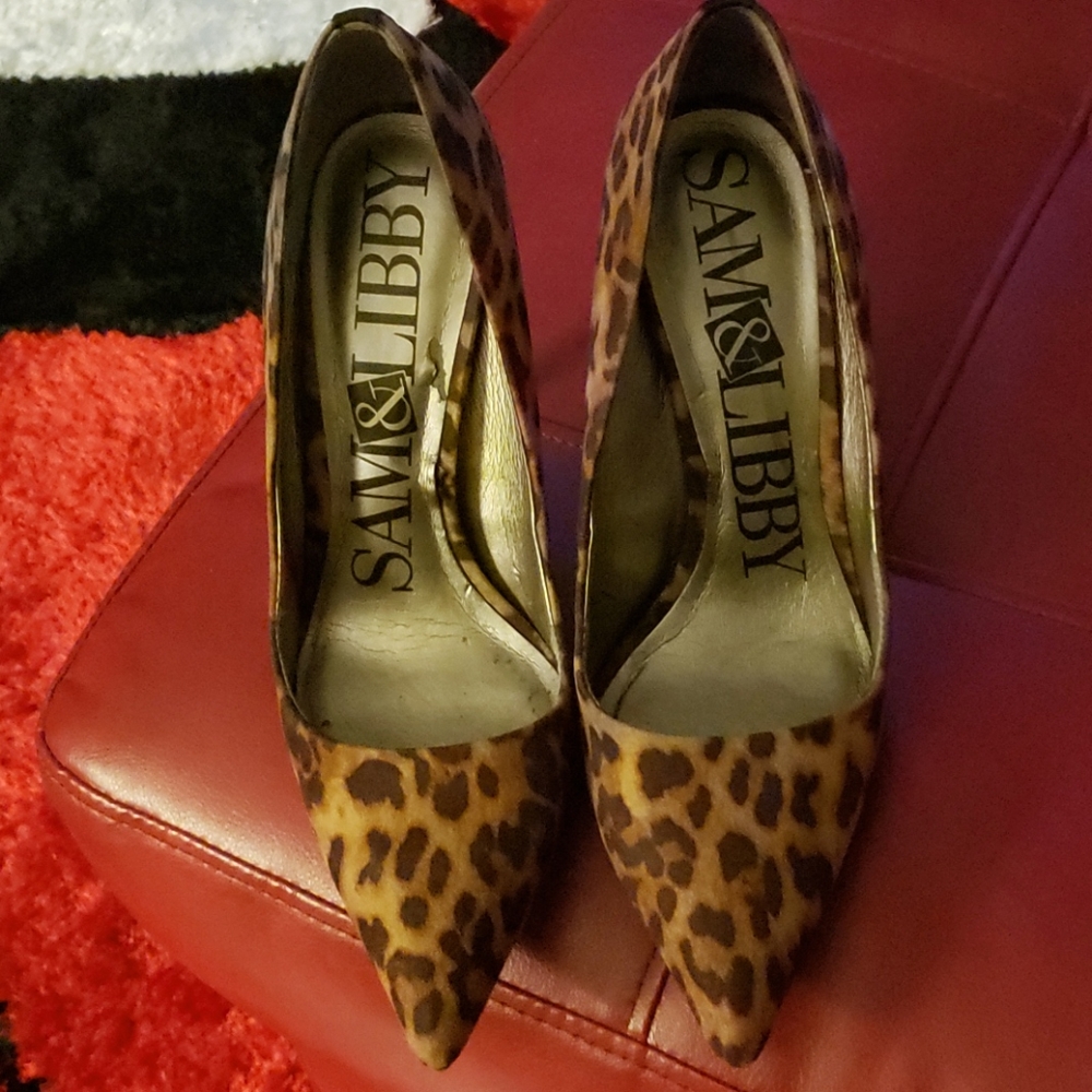 Shoes - Picture 3 of 6